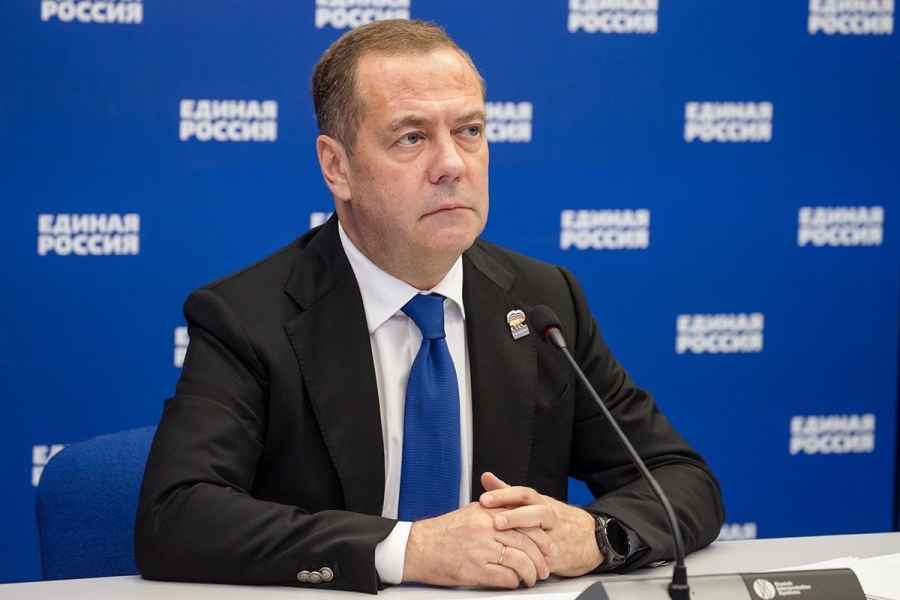 Дмитрий Медведев: попытки скрыть партийную принадлежность будут жестко пресекаться
